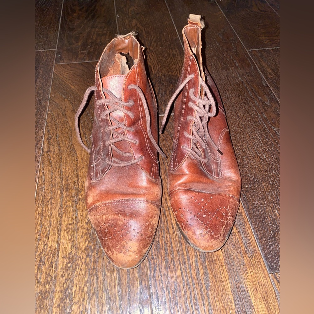 Vintage brown boot